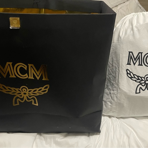 MCM
Stark Logo Monogram Backpack (BLACK Large) - Picture 3 of 4